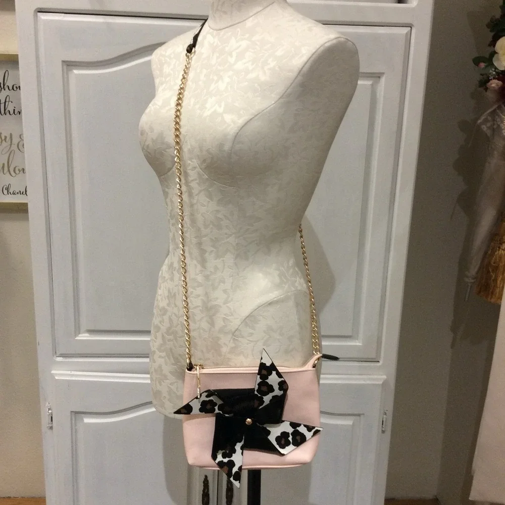 Betsey Johnson Leopard print pink cross body purse bag clutch small faux leather
